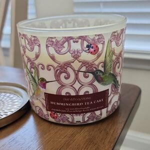Bath & Body Works Hummingbird Tea Cake Candle
